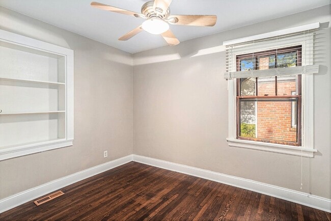 Building Photo - 51 S Laclede Station Rd