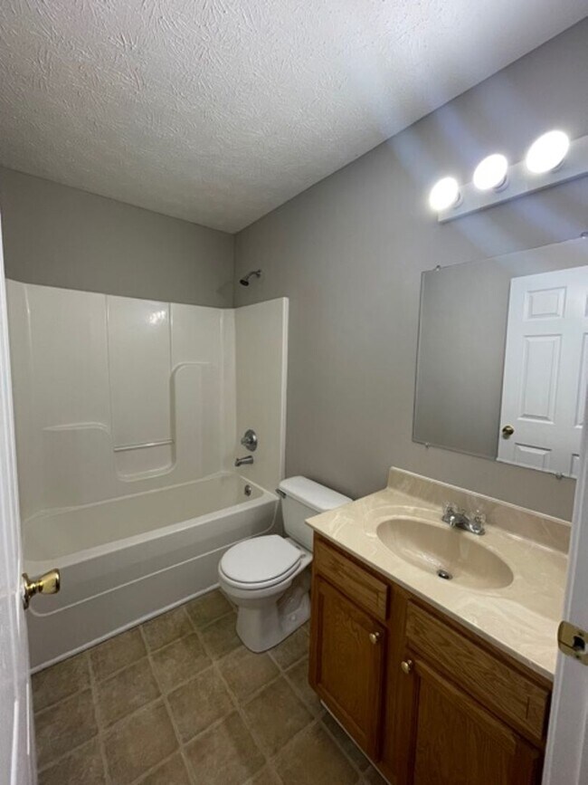 Building Photo - 1429 Huron Way