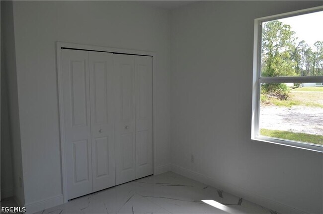 Building Photo - 2611 Carol Pl
