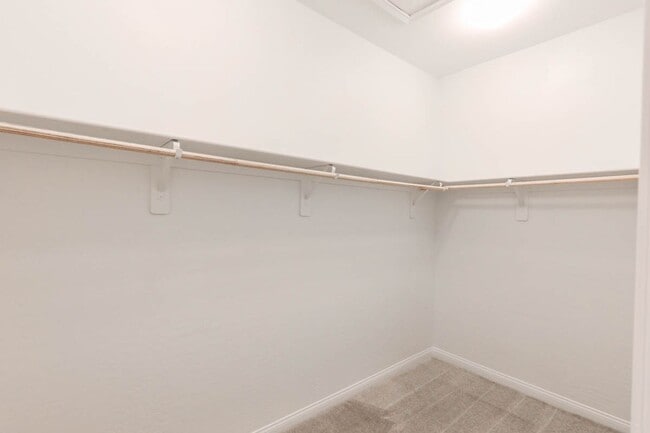 Building Photo - 3 Bed Nicely Upgraded Summerlin TownHome