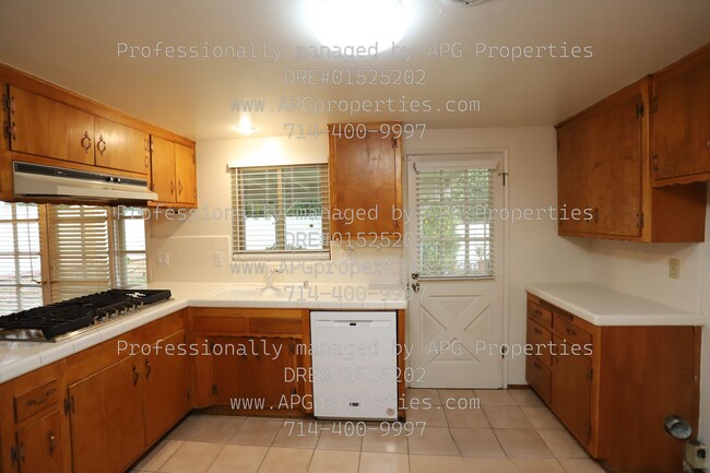 Building Photo - Newly updated 3 bedroom / 2 bathroom house...