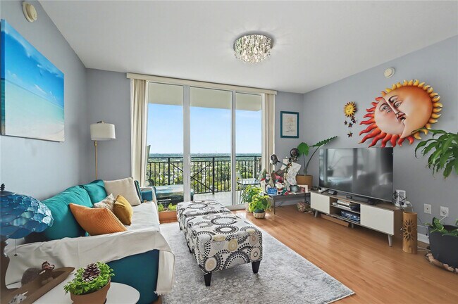 Building Photo - 610 W Las Olas Blvd