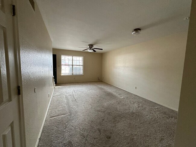 Building Photo - 225 E L St