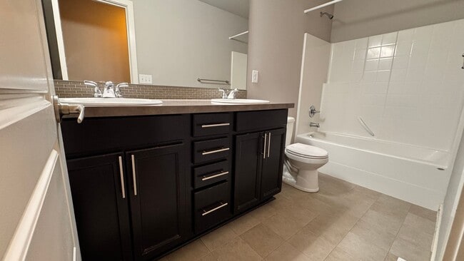 Building Photo - 4 bedroom 2.5 bath house in Auburn