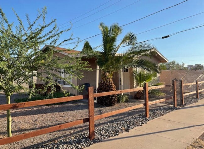 Building Photo - Perfect little cottage , great area