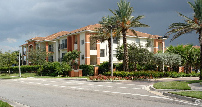 Building Photo - City Center Apartments