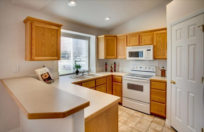 Building Photo - Terrific Home In Amazing Neighborhood!
