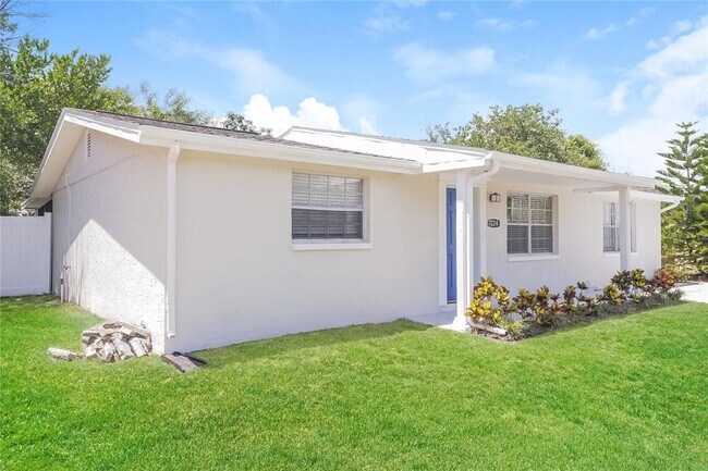 Building Photo - 7224 Parrot Dr