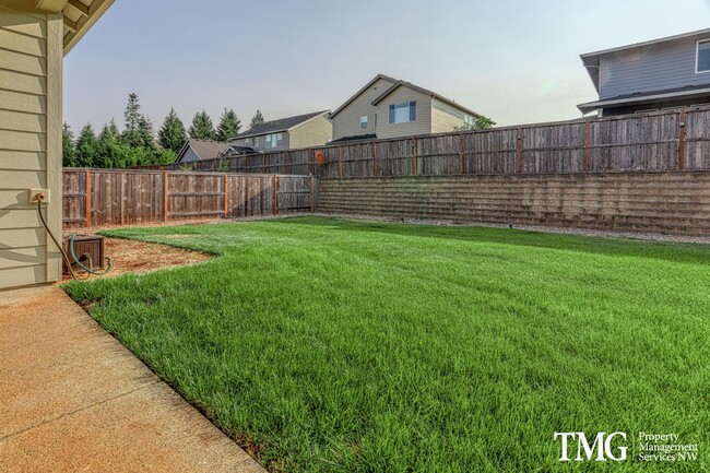 Building Photo - Single level 4 Bedroom 2 Bathroom Home in ...