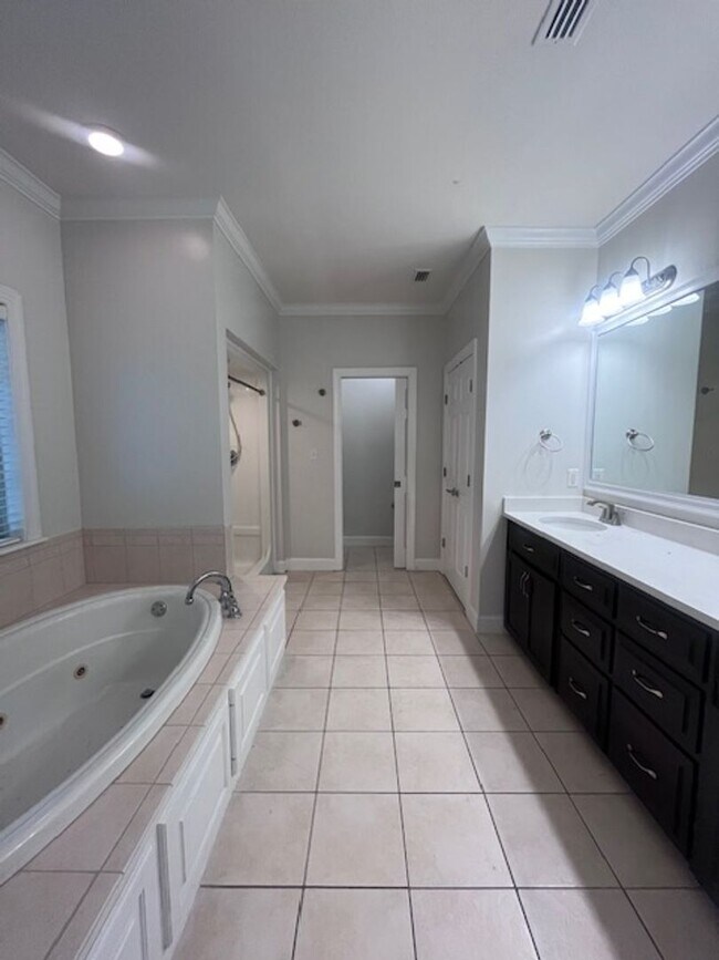Building Photo - 3687 Arbor Run Dr