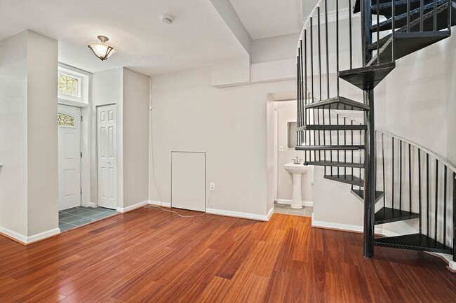 Building Photo - 6 14th St NE