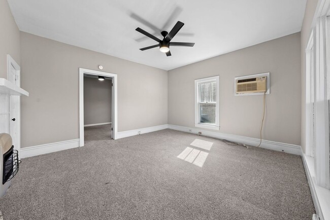 Building Photo - 2 Bedroom Home Near APSU Campus For Rent!