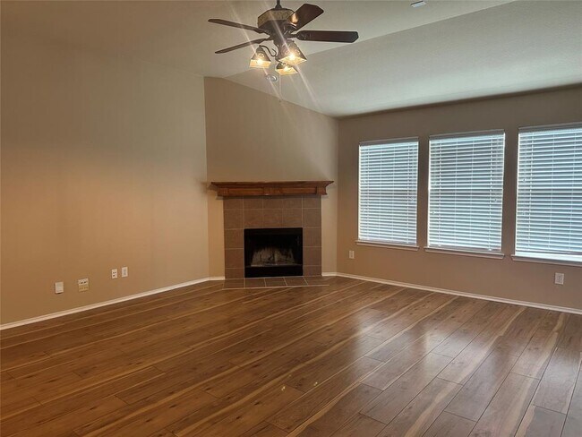 Building Photo - 1112 Mule Deer Rd