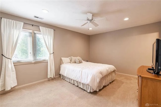 Building Photo - Immaculate Home in a Golf Course Community
