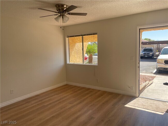 Building Photo - 1303 Darlene Way