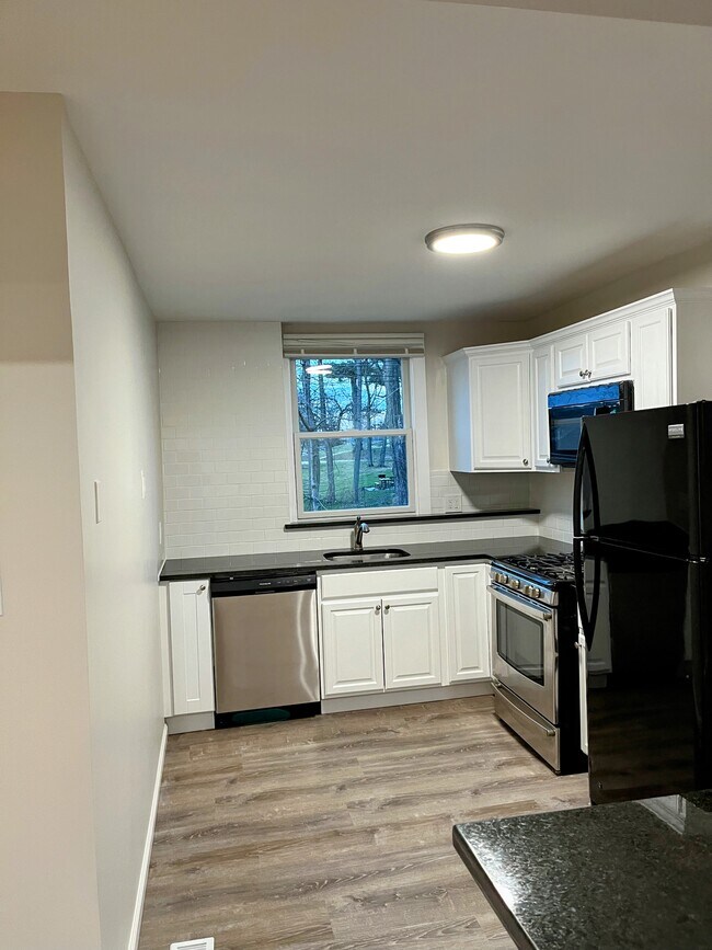 Building Photo - 19 Vernon Ter