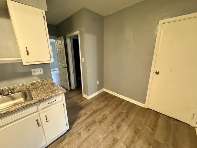 Building Photo - 1141 Brabec St