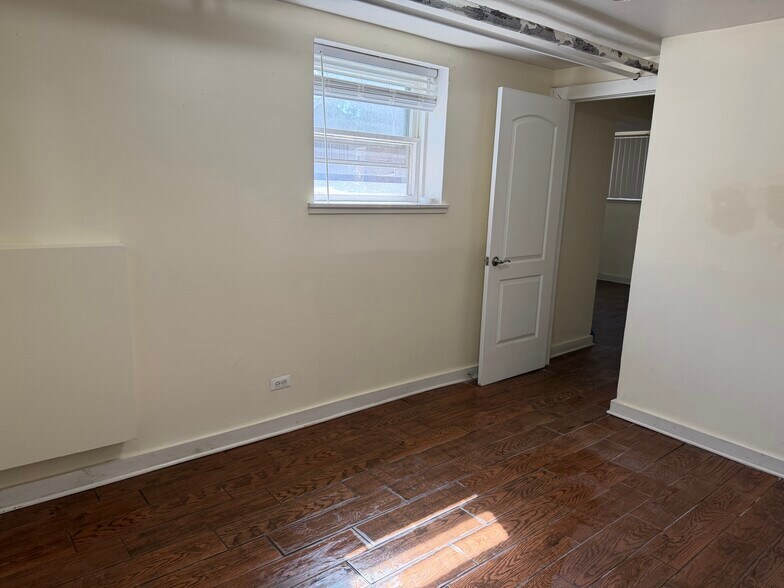 Building Photo - 58 Lincoln Ave