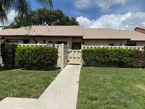 Building Photo - 1028 Green Pine Blvd