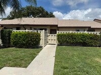 Building Photo - 1028 Green Pine Blvd
