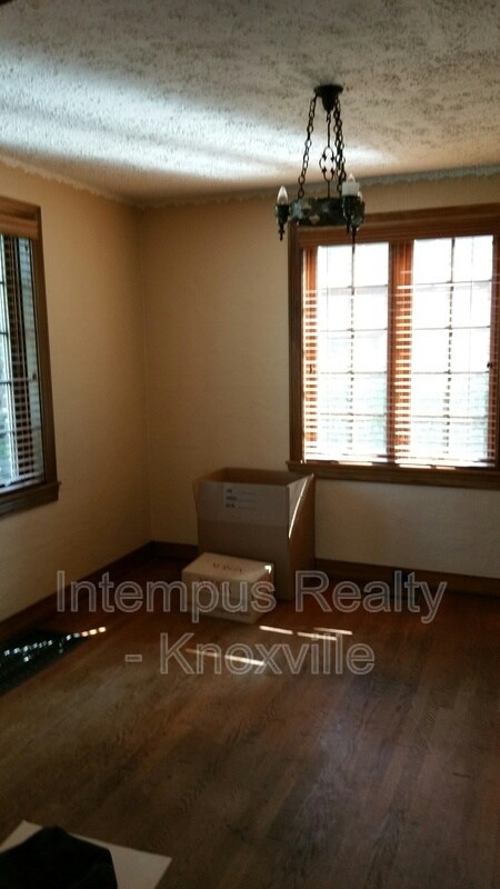 Building Photo - 2103 Fairmont Blvd