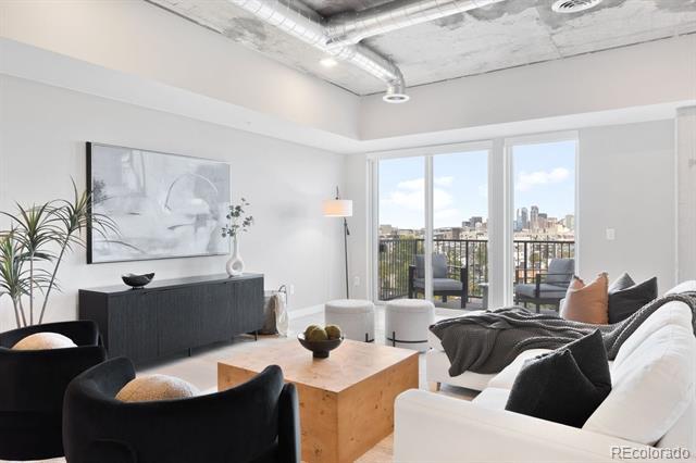 Building Photo - 1515 Julian St