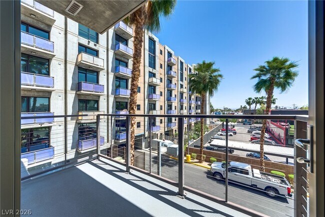 Building Photo - 353 E Bonneville Ave