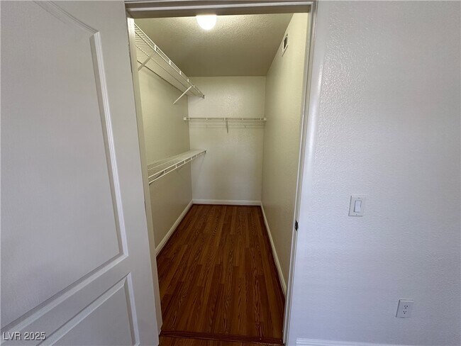 Building Photo - 5055 W Hacienda Ave