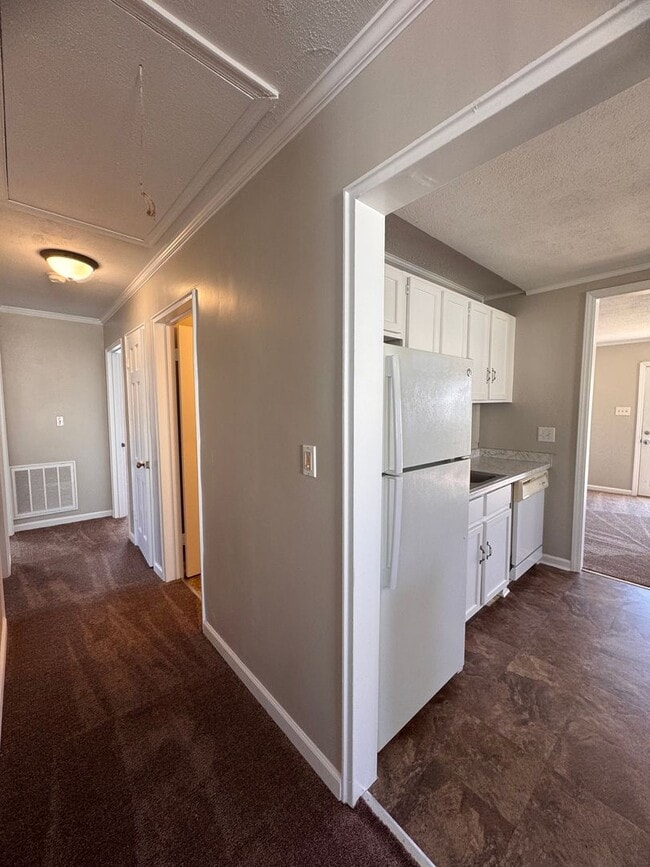 Building Photo - Freshly Updated 3Bedroom One Story Home