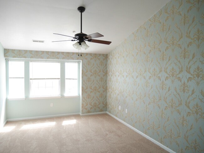 Building Photo - 2 Bedroom Condo Located in Villages of Montgomery Run- Ellicott City
