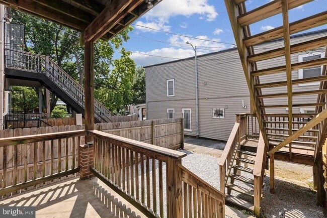 Building Photo - 1267 Morse St NE