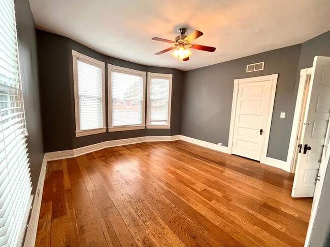 Building Photo - Four Bedroom Historic Clifton Gem!