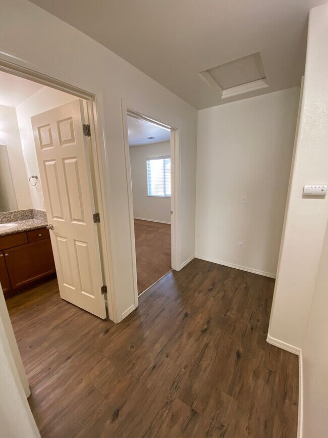 Building Photo - 2109 Bella Oaks Dr