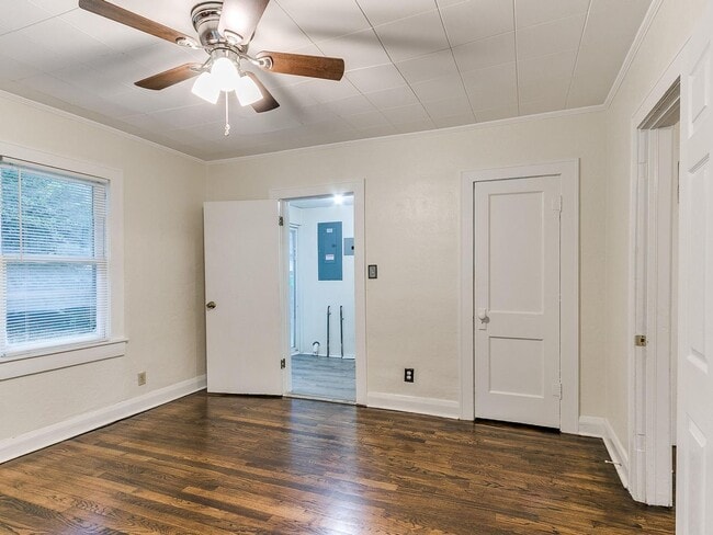 Building Photo - 3 Bedroom 1 Bath home in Shawnee!