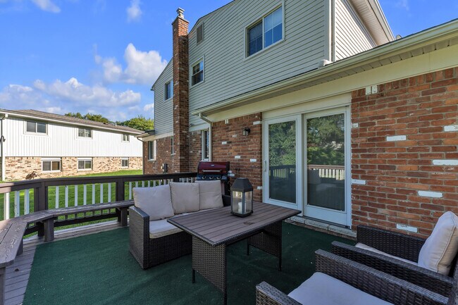 Building Photo - 5555 Patterson Dr