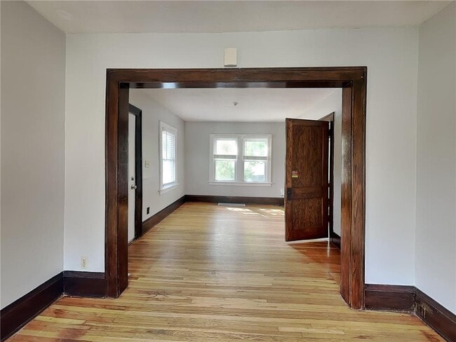 Building Photo - 2504 E 42nd St
