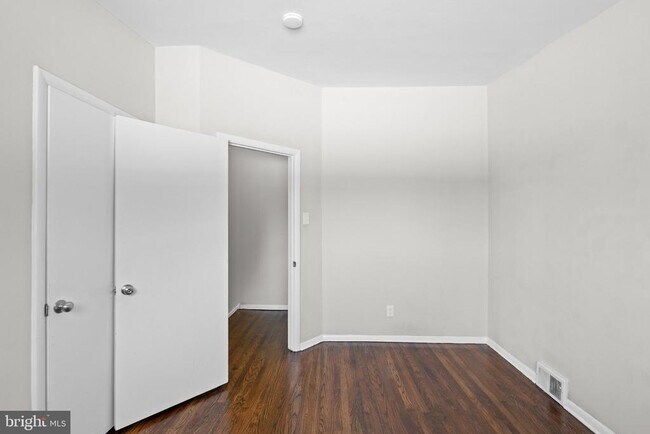 Building Photo - 205 Juniper Rd