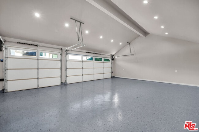 Building Photo - 17606 Camino De Yatasto