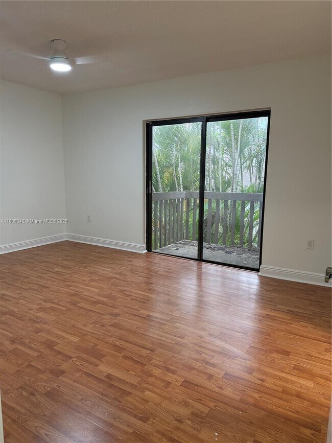 Building Photo - 10532 SW 112th Ave