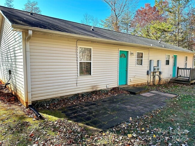 Building Photo - 5589 Wrenn Dr