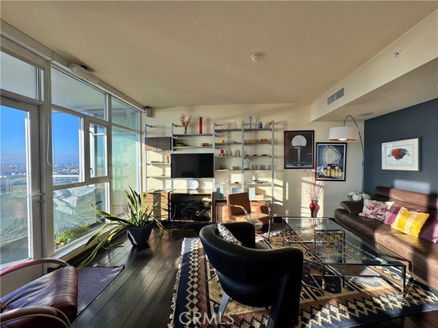 Building Photo - 400 W Ocean Blvd