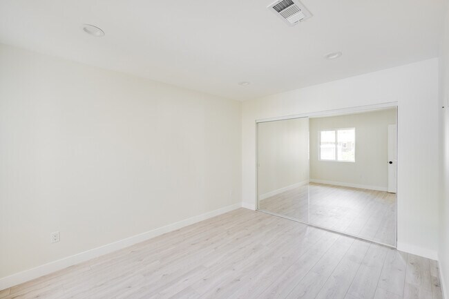 Building Photo - 1236 N Reese Pl