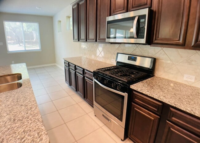 Building Photo - Charming Nestled Home near 281 and 1604