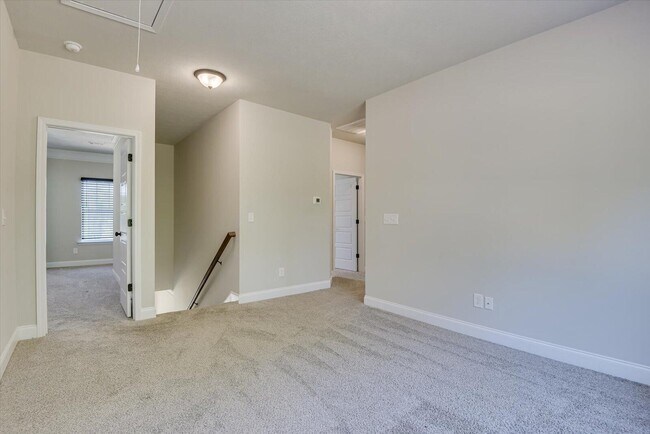 Building Photo - 1232 Gregory Landing Dr