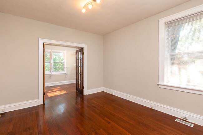 Building Photo - 4710 Arsenal St
