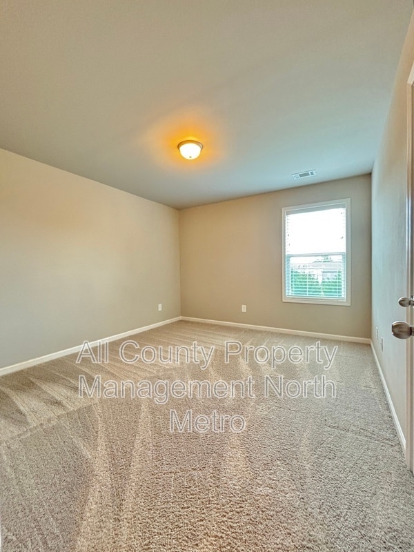 Building Photo - 5064 Silver Fox Trl