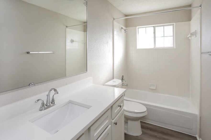 Building Photo - 532 Saddle Head Dr