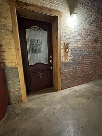 Building Photo - North Side