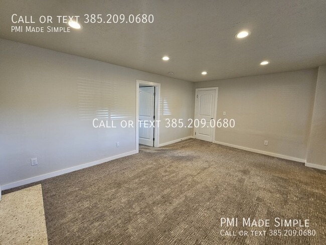 Building Photo - 260 S 400 E
