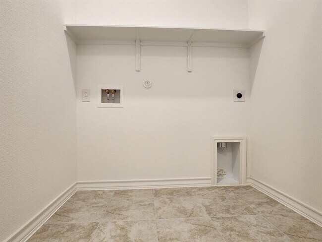 Building Photo - 202 Doodle Ln